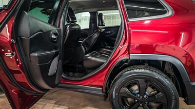 2019 Jeep Cherokee Altitude   - Photo 12 - Butler, PA 16001