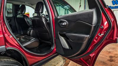 2019 Jeep Cherokee Altitude   - Photo 16 - Butler, PA 16001
