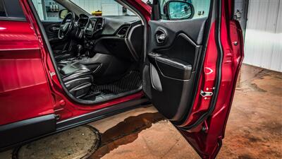 2019 Jeep Cherokee Altitude   - Photo 14 - Butler, PA 16001