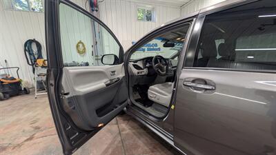 2016 Toyota Sienna XLE 7-Passenger   - Photo 20 - Butler, PA 16001