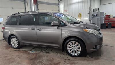 2016 Toyota Sienna XLE 7-Passenger   - Photo 5 - Butler, PA 16001