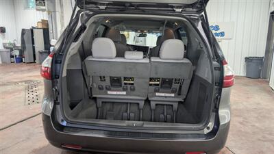2016 Toyota Sienna XLE 7-Passenger   - Photo 14 - Butler, PA 16001
