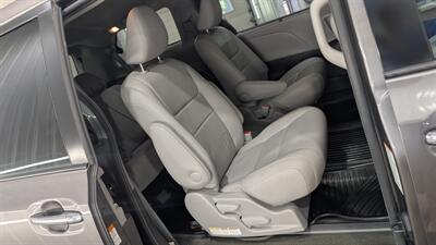 2016 Toyota Sienna XLE 7-Passenger   - Photo 17 - Butler, PA 16001