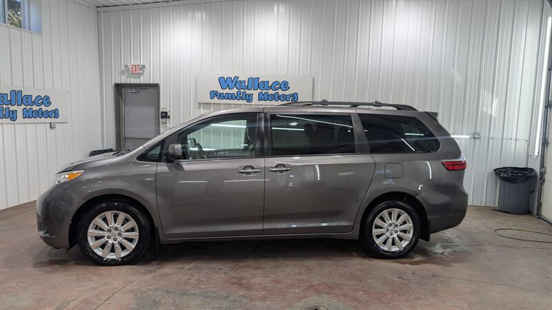 2016 Toyota Sienna XLE 7-Passenger   - Photo 1 - Butler, PA 16001