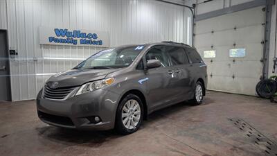 2016 Toyota Sienna XLE 7-Passenger   - Photo 2 - Butler, PA 16001