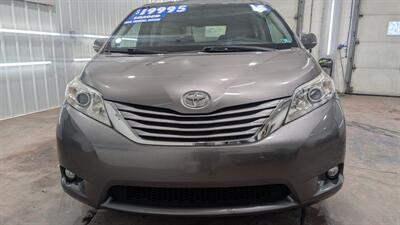 2016 Toyota Sienna XLE 7-Passenger   - Photo 8 - Butler, PA 16001