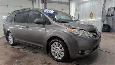 2016 Toyota Sienna XLE 7-Passenger   - Photo 6 - Butler, PA 16001