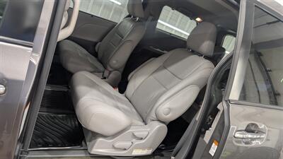 2016 Toyota Sienna XLE 7-Passenger   - Photo 12 - Butler, PA 16001