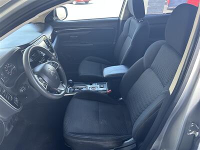 2020 Mitsubishi Outlander ES   - Photo 7 - Butler, PA 16001