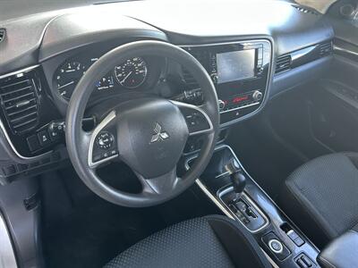 2020 Mitsubishi Outlander ES   - Photo 9 - Butler, PA 16001