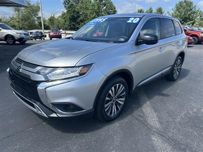 2020 Mitsubishi Outlander ES   - Photo 2 - Butler, PA 16001