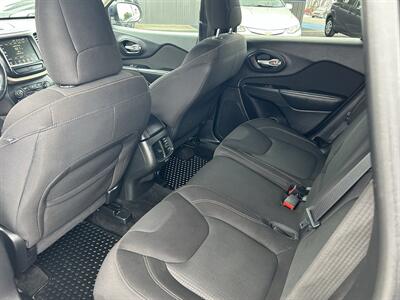 2016 Jeep Cherokee Latitude   - Photo 13 - Butler, PA 16001