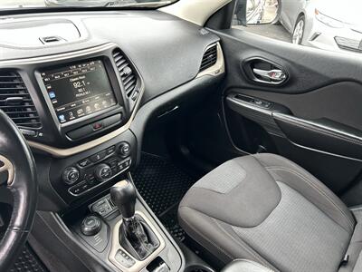 2016 Jeep Cherokee Latitude   - Photo 10 - Butler, PA 16001