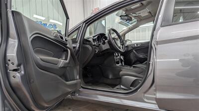 2014 Ford Fiesta SE   - Photo 10 - Butler, PA 16001