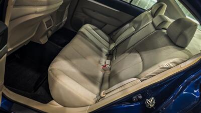 2011 Subaru Legacy 2.5i Premium   - Photo 13 - Butler, PA 16001