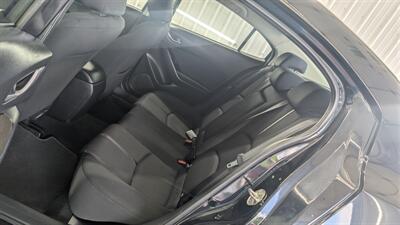 2017 Mazda MAZDA3 Sport   - Photo 13 - Butler, PA 16001