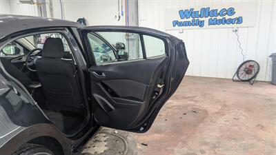 2017 Mazda MAZDA3 Sport   - Photo 16 - Butler, PA 16001
