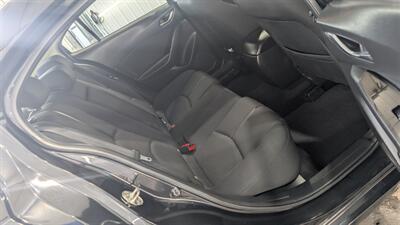 2017 Mazda MAZDA3 Sport   - Photo 17 - Butler, PA 16001