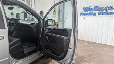 2016 Dodge Grand Caravan SXT Plus   - Photo 14 - Butler, PA 16001