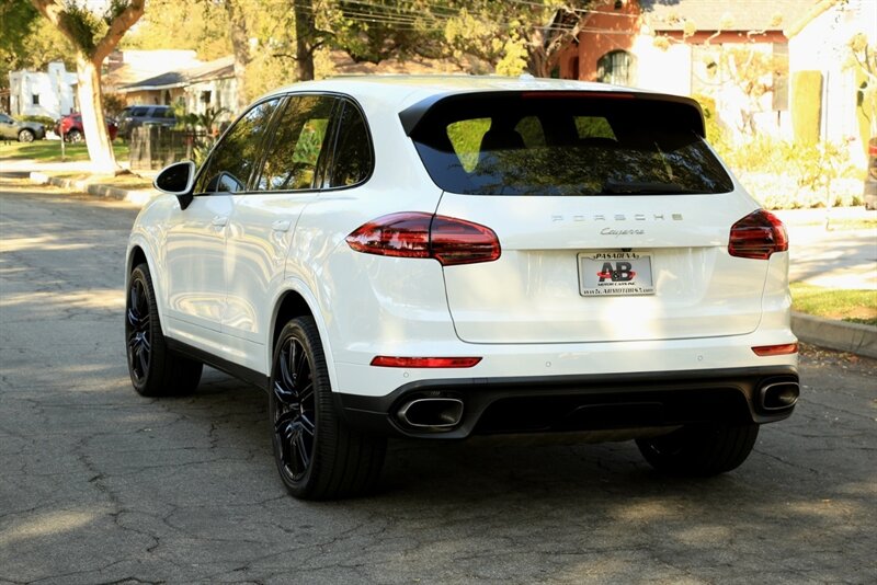 2017 Porsche Cayenne Platinum Edition photo 6