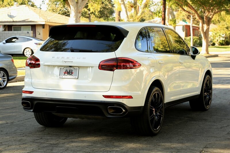 2017 Porsche Cayenne Platinum Edition photo 9