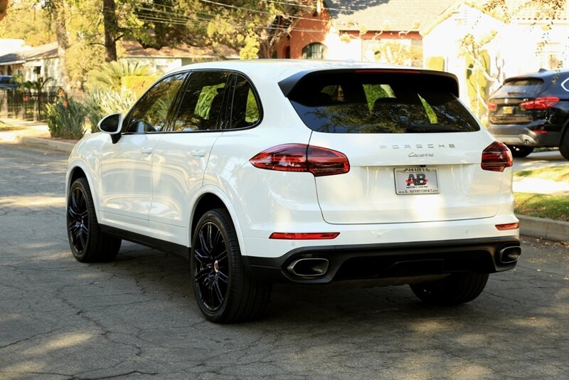 2017 Porsche Cayenne Platinum Edition photo 7