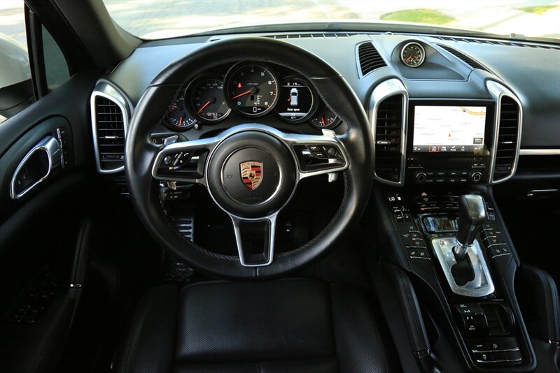 2017 Porsche Cayenne Platinum Edition photo 20