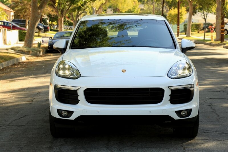 2017 Porsche Cayenne Platinum Edition photo 3