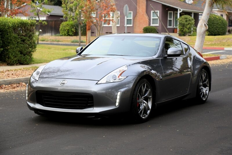 2017 Nissan 370Z Coupe Sport Tech photo 2