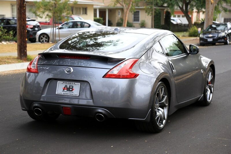 2017 Nissan 370Z Coupe Sport Tech photo 10