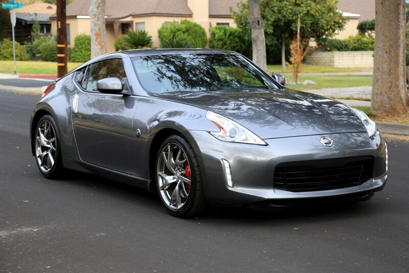 2017 Nissan 370Z Coupe Sport Tech photo 4