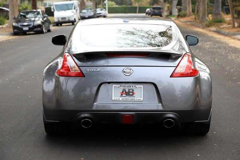 2017 Nissan 370Z Coupe Sport Tech photo 8