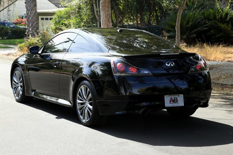 2015 INFINITI Q60 Coupe S photo 6