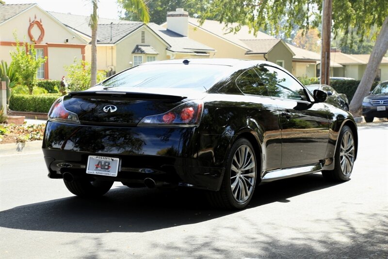 2015 INFINITI Q60 Coupe S photo 9