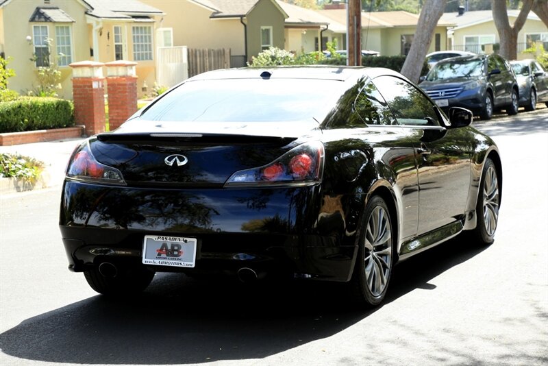 2015 INFINITI Q60 Coupe S photo 10