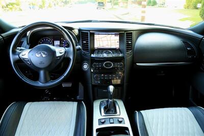 2017 INFINITI QX70 AWD Limited Edition w/Premium Package CLEAN TITLE   - Photo 17 - Pasadena, CA 91107