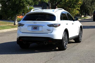 2017 INFINITI QX70 AWD Limited Edition w/Premium Package CLEAN TITLE   - Photo 9 - Pasadena, CA 91107