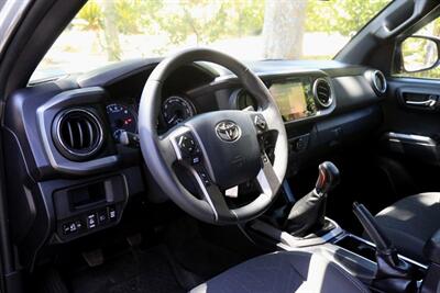 2019 Toyota Tacoma 4x4 TRD Off-Road 6 Speed Manual CLEAN TITLE   - Photo 18 - Pasadena, CA 91107