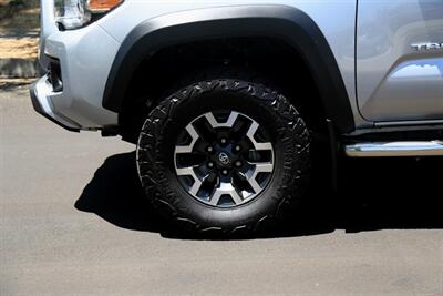 2019 Toyota Tacoma 4x4 TRD Off-Road 6 Speed Manual CLEAN TITLE   - Photo 42 - Pasadena, CA 91107