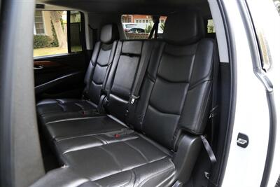 2019 Cadillac Escalade ESV 4WD Luxury   - Photo 15 - Pasadena, CA 91107