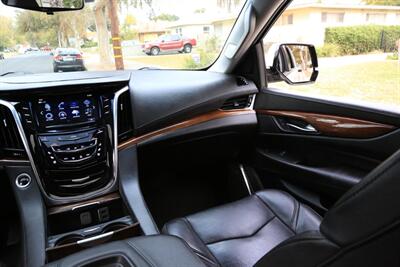 2019 Cadillac Escalade ESV 4WD Luxury   - Photo 28 - Pasadena, CA 91107