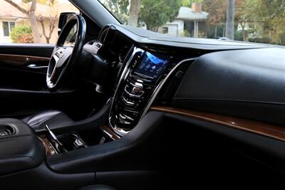 2019 Cadillac Escalade ESV 4WD Luxury   - Photo 25 - Pasadena, CA 91107