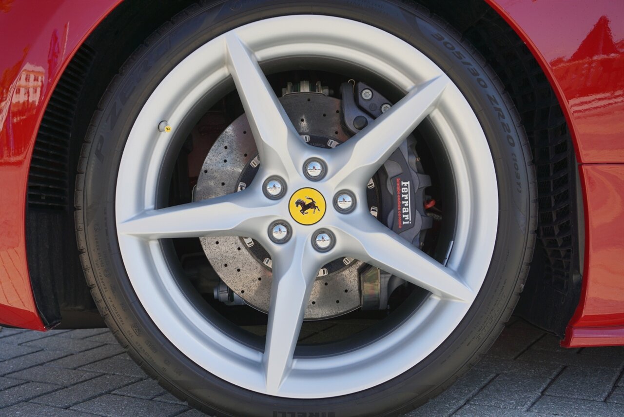 2019 Ferrari 488 GTB   - Photo 32 - Naples, FL 34104