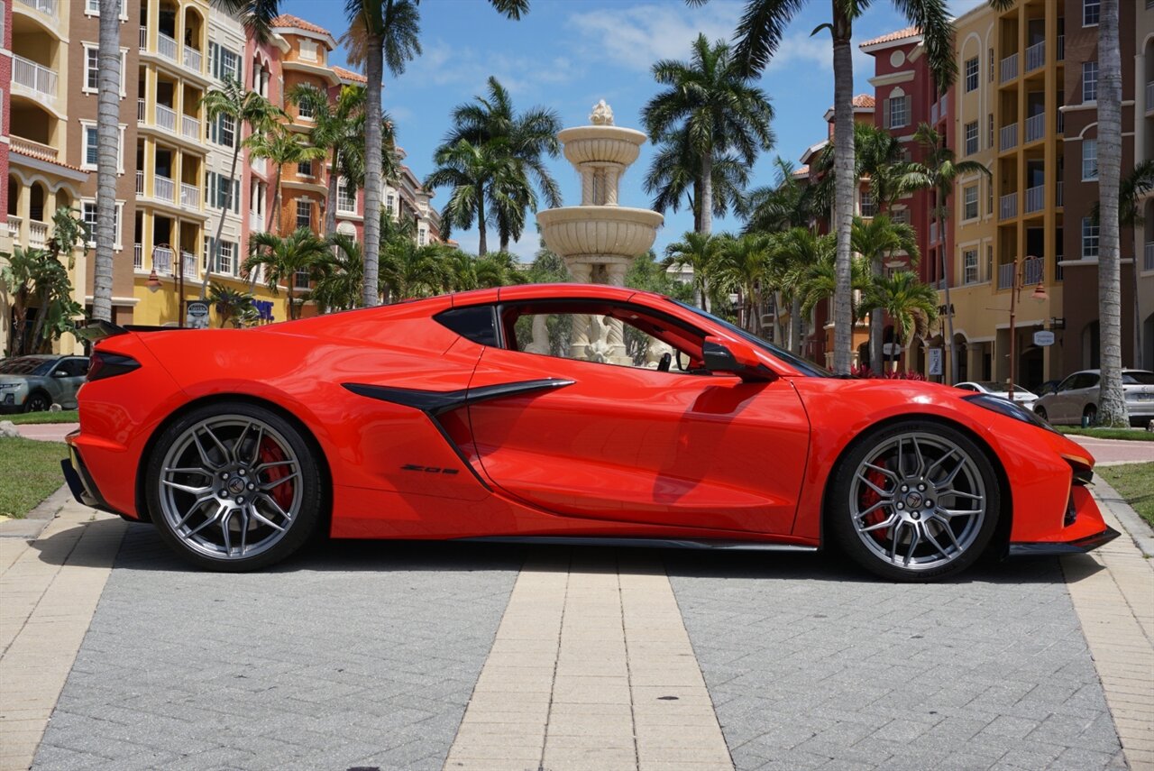 2024 Chevrolet Corvette Z06   - Photo 3 - Naples, FL 34104