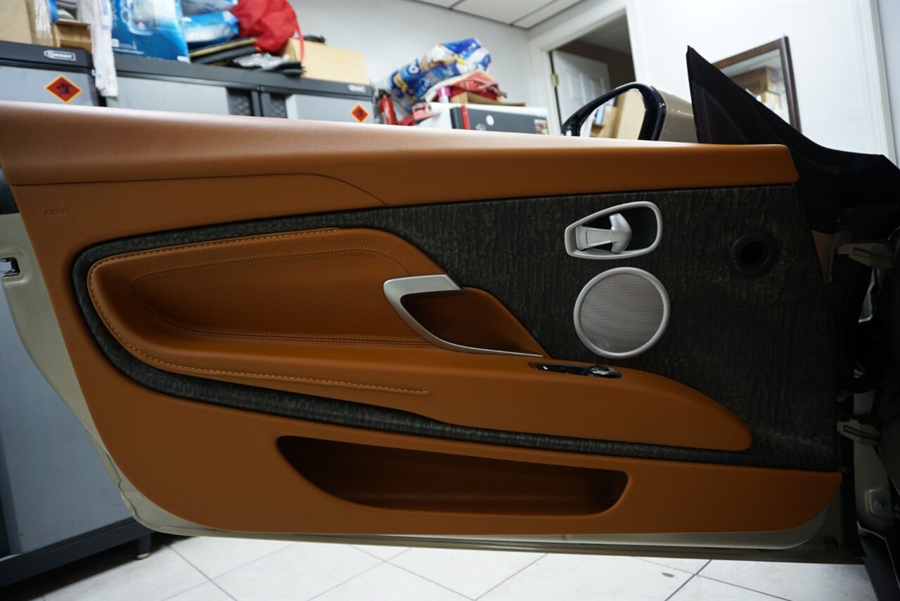 2019 Aston Martin DB11 Volante   - Photo 10 - Naples, FL 34104