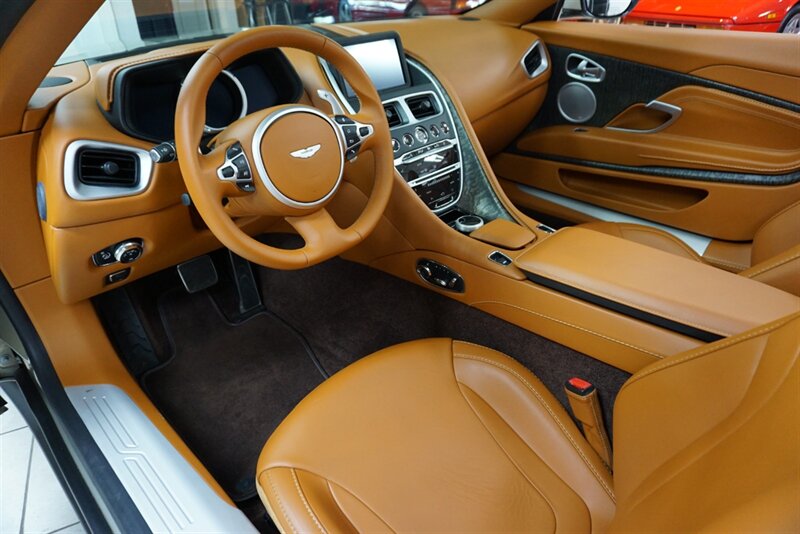 2019 Aston Martin DB11 Volante  