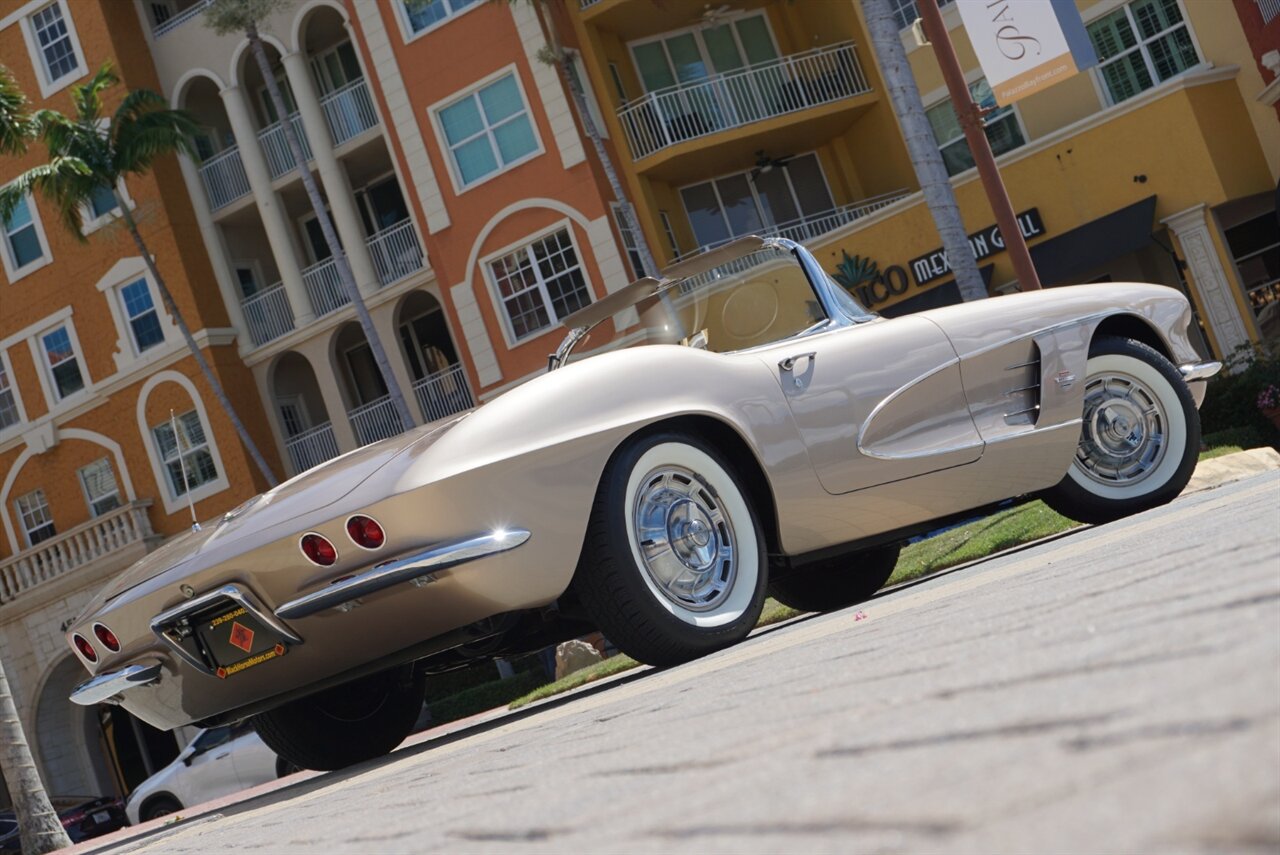 1961 Chevrolet Corvette 283 cu in. 270 HP   - Photo 64 - Naples, FL 34104