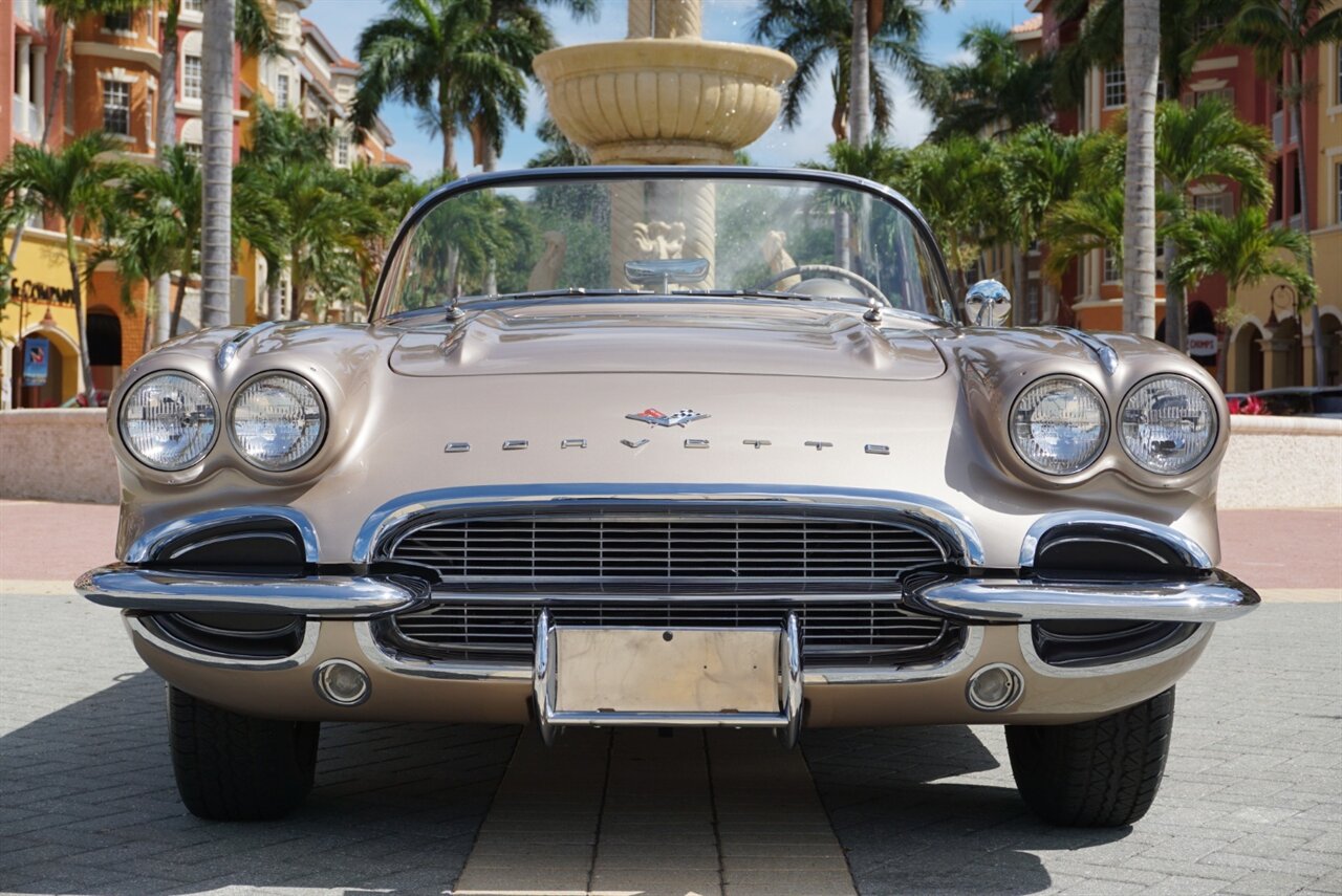 1961 Chevrolet Corvette 283 cu in. 270 HP   - Photo 9 - Naples, FL 34104