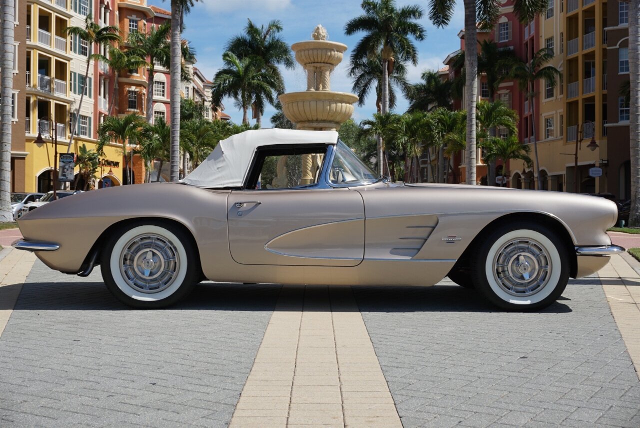 1961 Chevrolet Corvette 283 cu in. 270 HP   - Photo 3 - Naples, FL 34104