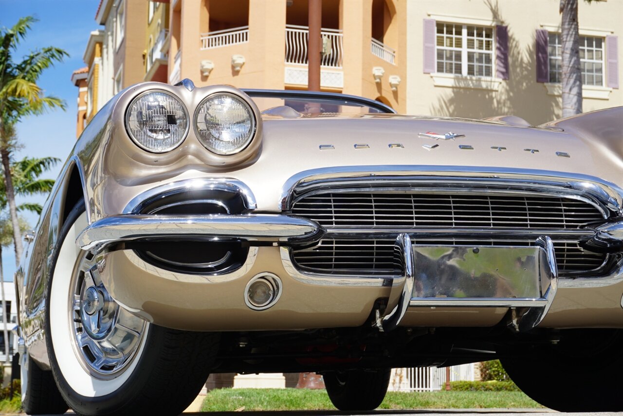 1961 Chevrolet Corvette 283 cu in. 270 HP   - Photo 21 - Naples, FL 34104